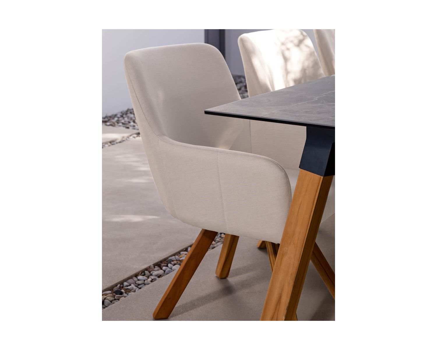 Chaise de jardin tissu Sunbrella blanc cassé pieds teck "Lombok"