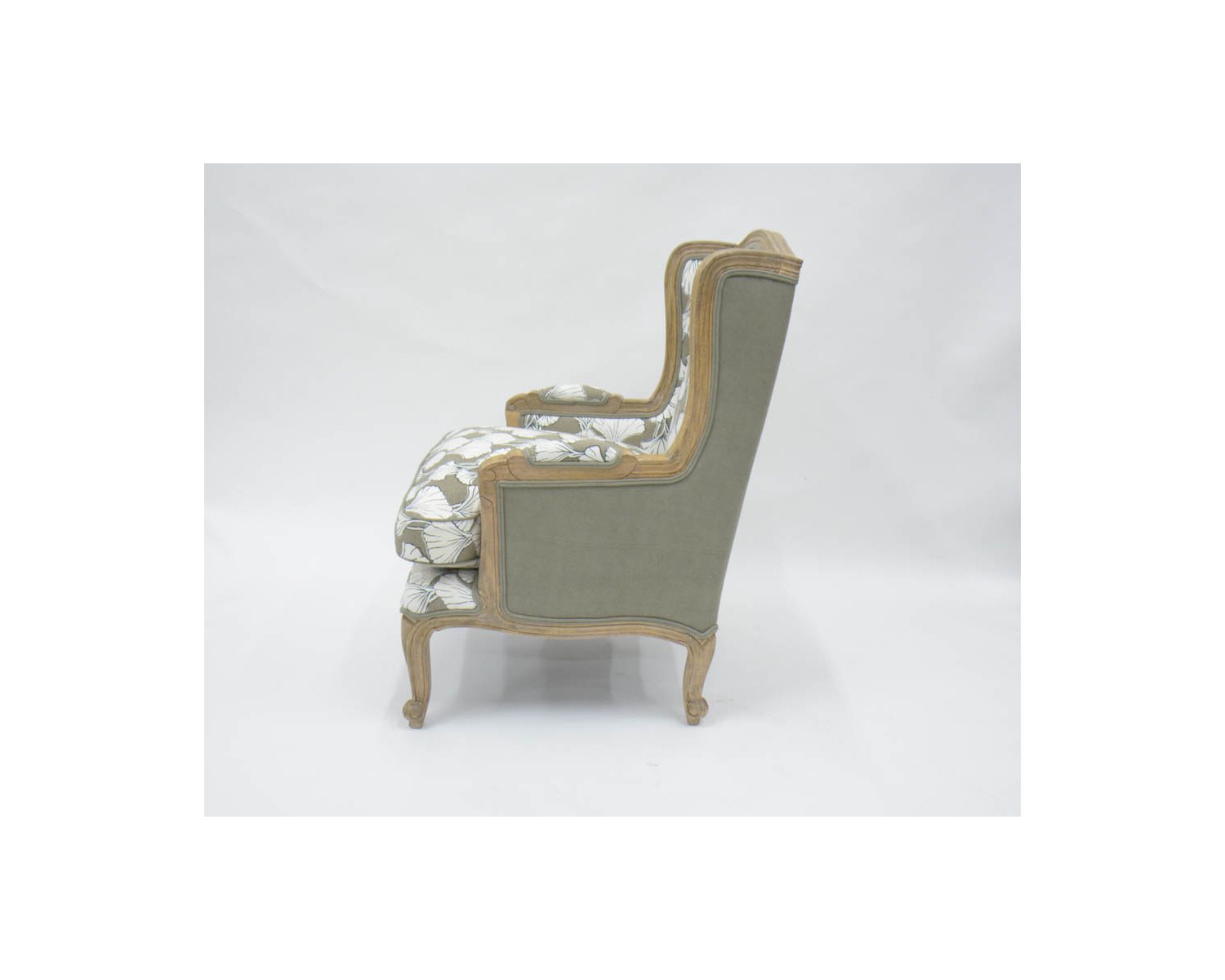 Fauteuil bergère imprimé ginko taupe et crème "Sofia" ultra confort