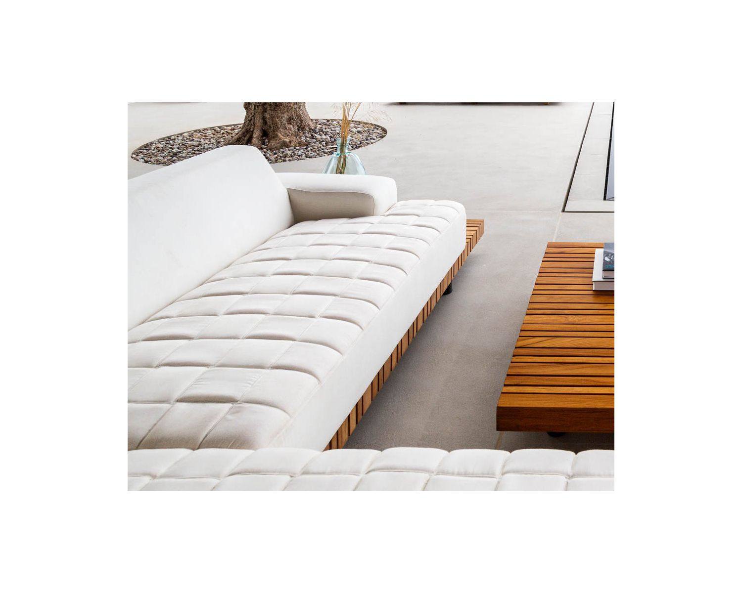 Canapé d'angle pour terrasse et jardin en tissu Sunbrella écru "Lombok" retour droit