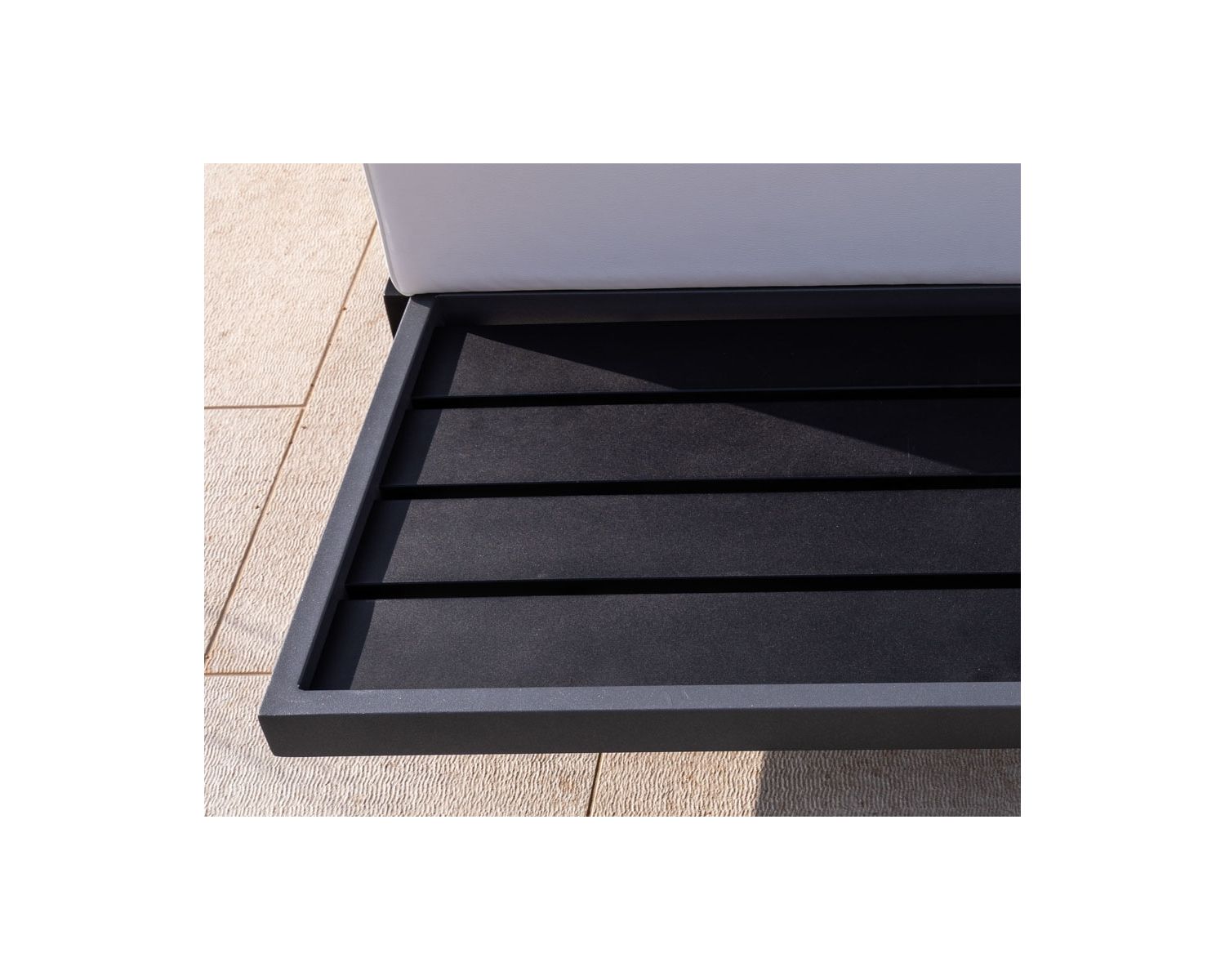 Canapé d'angle extérieur blanc et noir imitation cuir "Lakpura Beach"