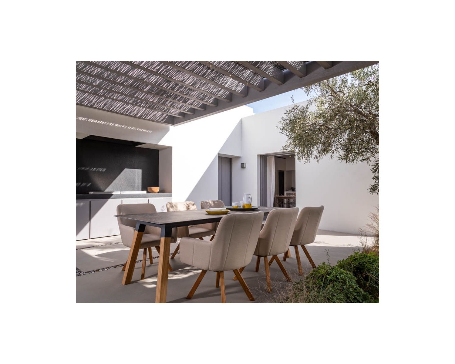 Chaise de jardin tissu Sunbrella blanc cassé pieds teck "Lombok"