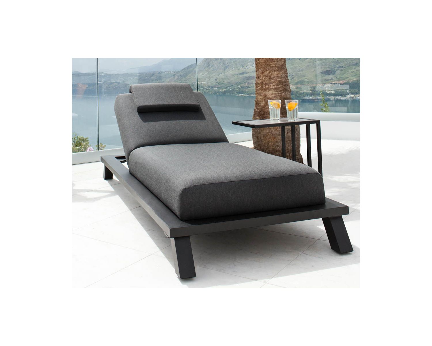 Bain de soleil haut de gamme anthracite tissu Sunbrella "Nusa Pedina"