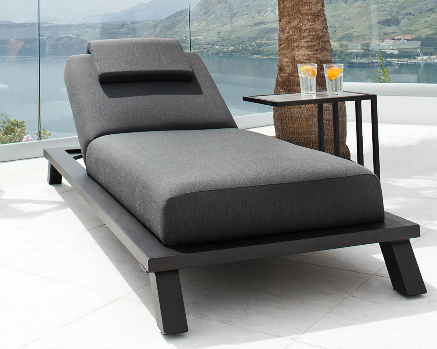 Bain de soleil haut de gamme anthracite tissu Sunbrella "Nusa Pedina"