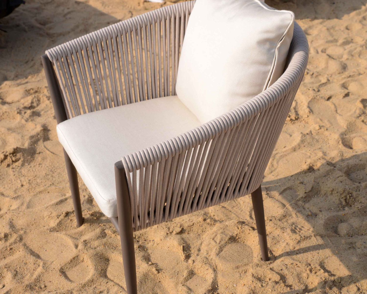 Lot de 2 chaises de jardin design tissu et alu champagne "Cheverny"