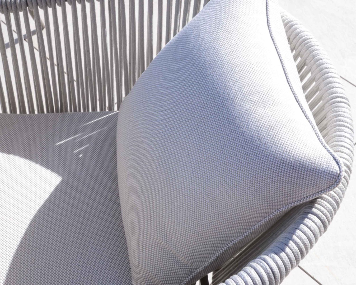 Lot de 2 chaises de jardin design tissu et alu champagne "Cheverny"