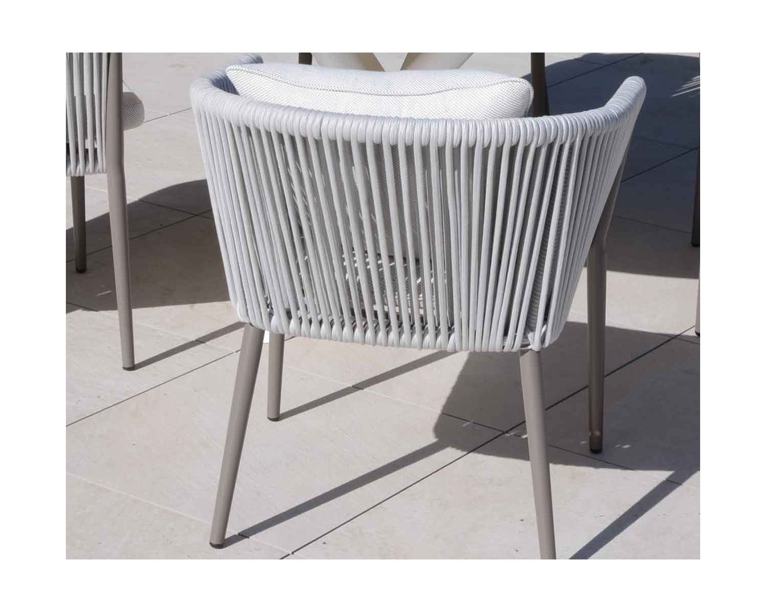 Lot de 2 chaises de jardin design tissu et alu champagne "Cheverny"