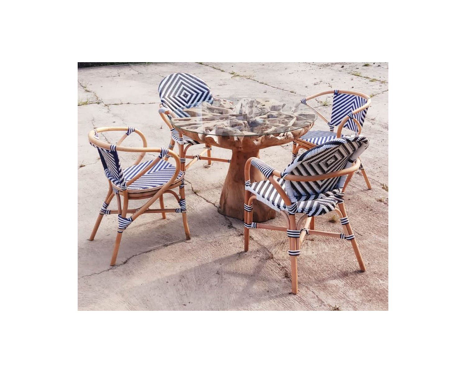 Chaise de jardin allure bistrot blanche et bleue en rotin "Biarritz"
