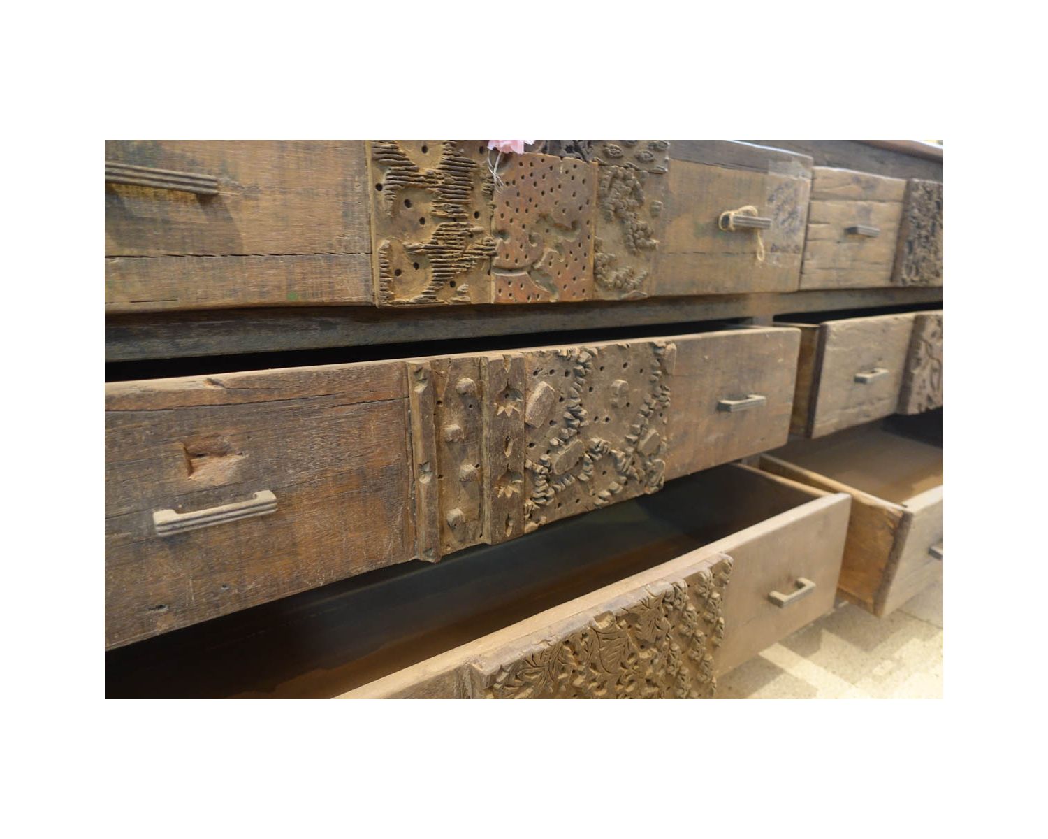 Commode basse apothicaire 195cm "Népalaise" en bois recyclé 6 tiroirs