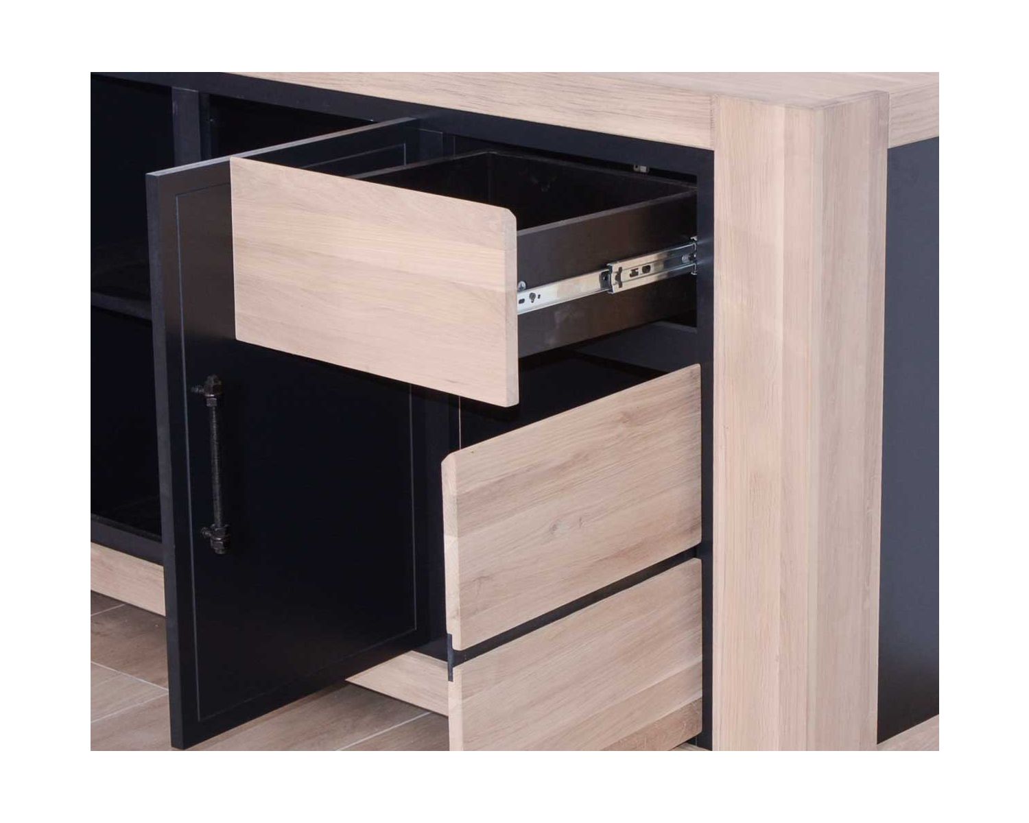 Buffet bas contemporain en chêne massif 4 portes "Cleveland"