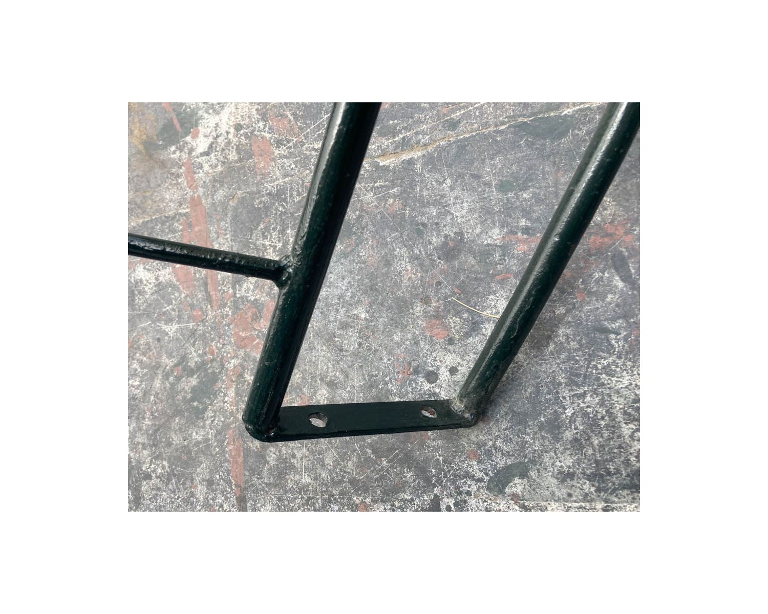 Gloriette en acier noir avec aspect vieilli "Rosy" diamètre 2m60