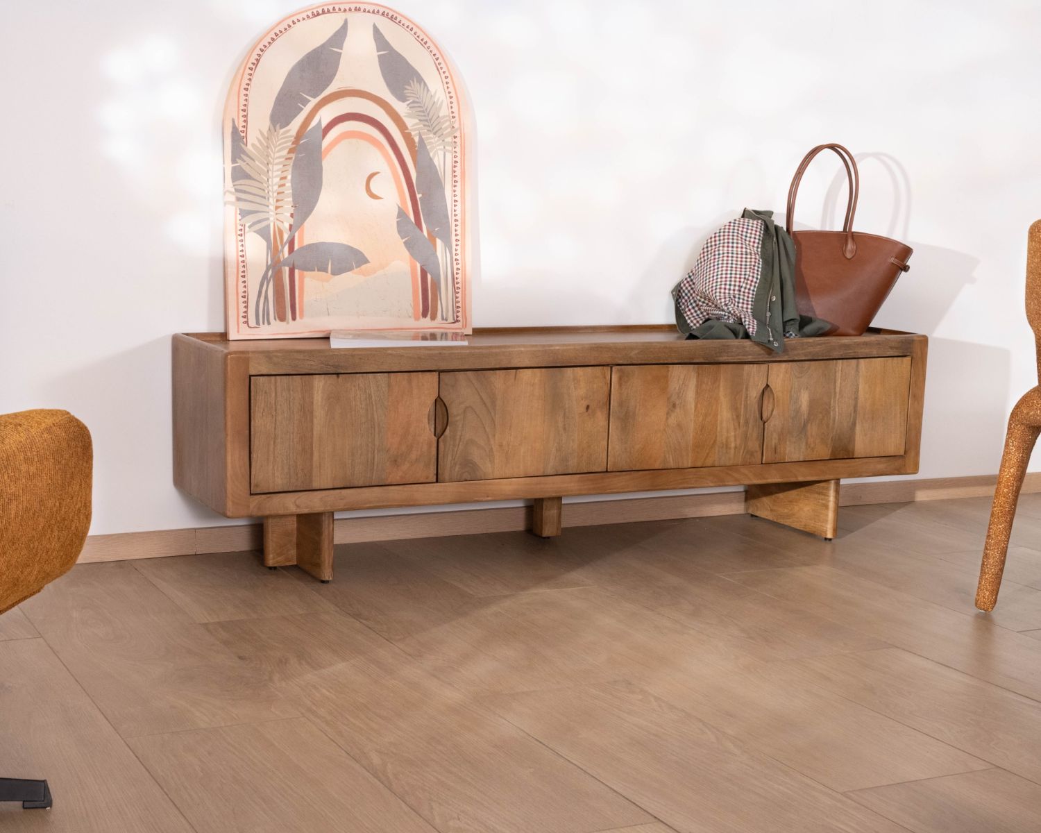 Meuble TV bas 180 cm en manguier naturel "Odely" 4 portes