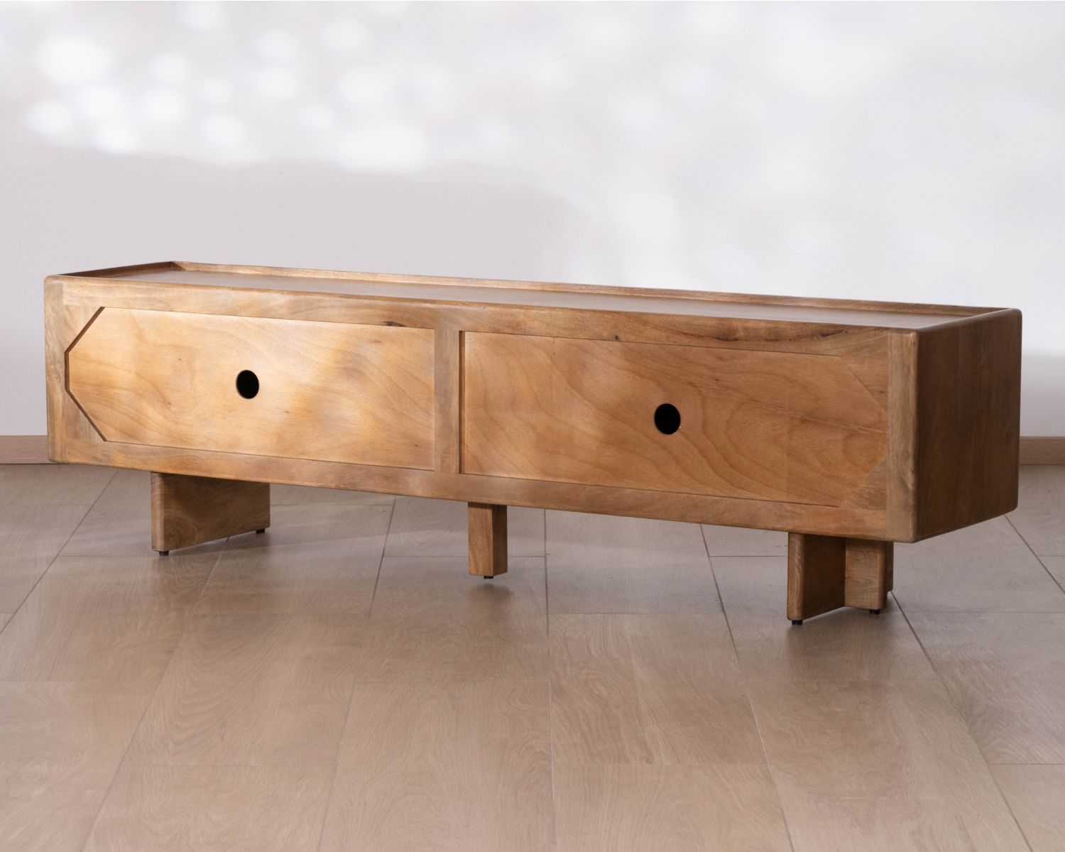 Meuble TV bas 180 cm en manguier naturel "Odely" 4 portes