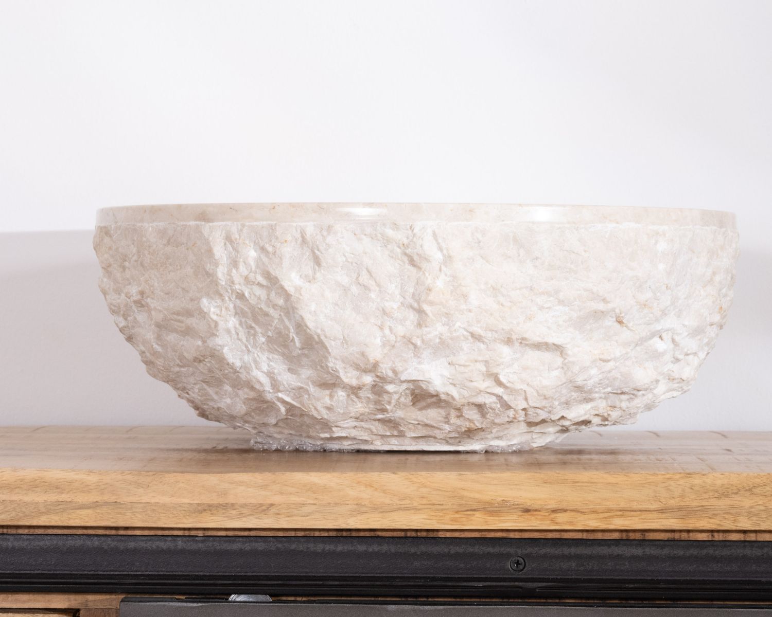 Vasque ronde 40 cm en marbre blanc "Stone" extérieur brut et texturé