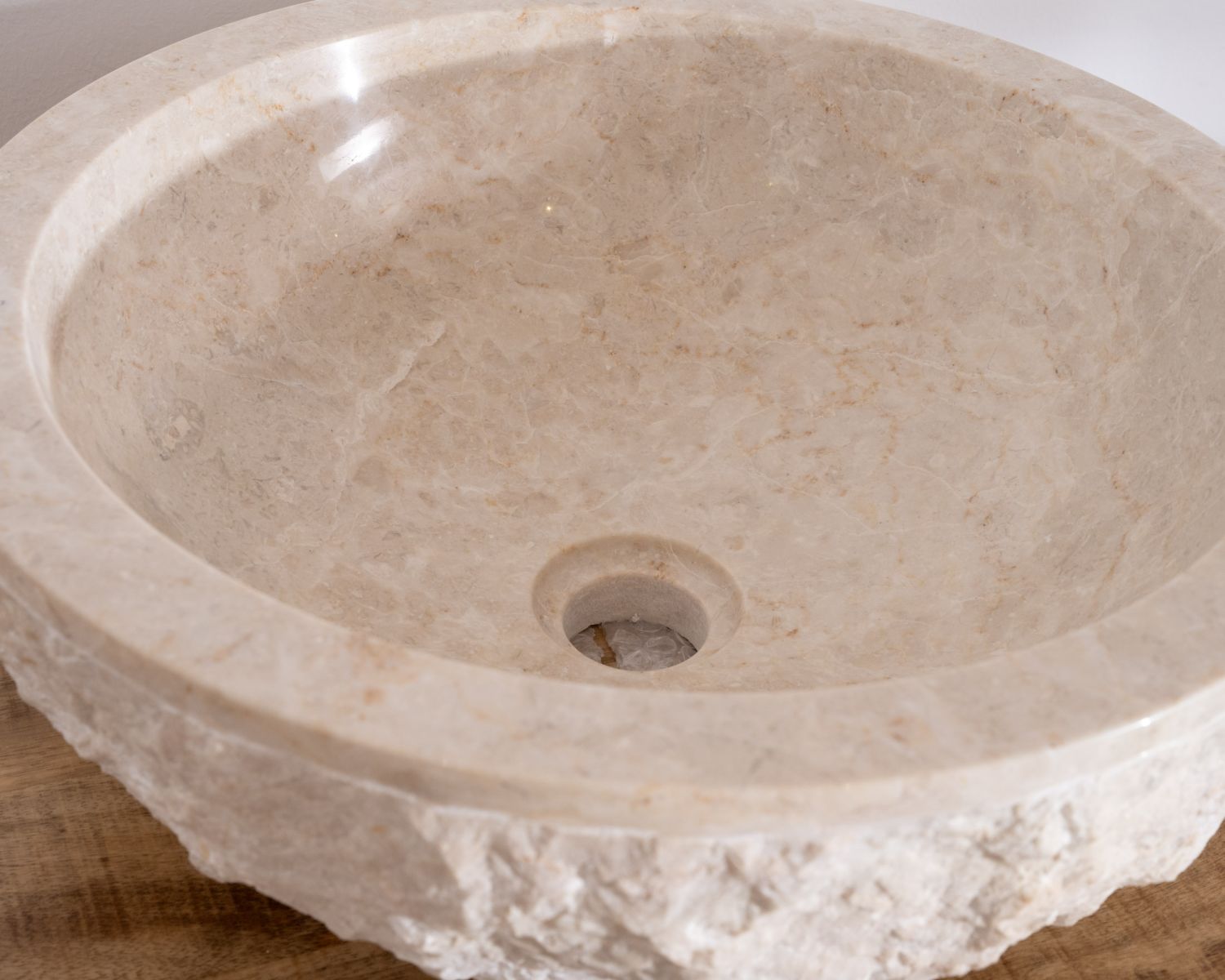 Vasque ronde 40 cm en marbre blanc "Stone" extérieur brut et texturé