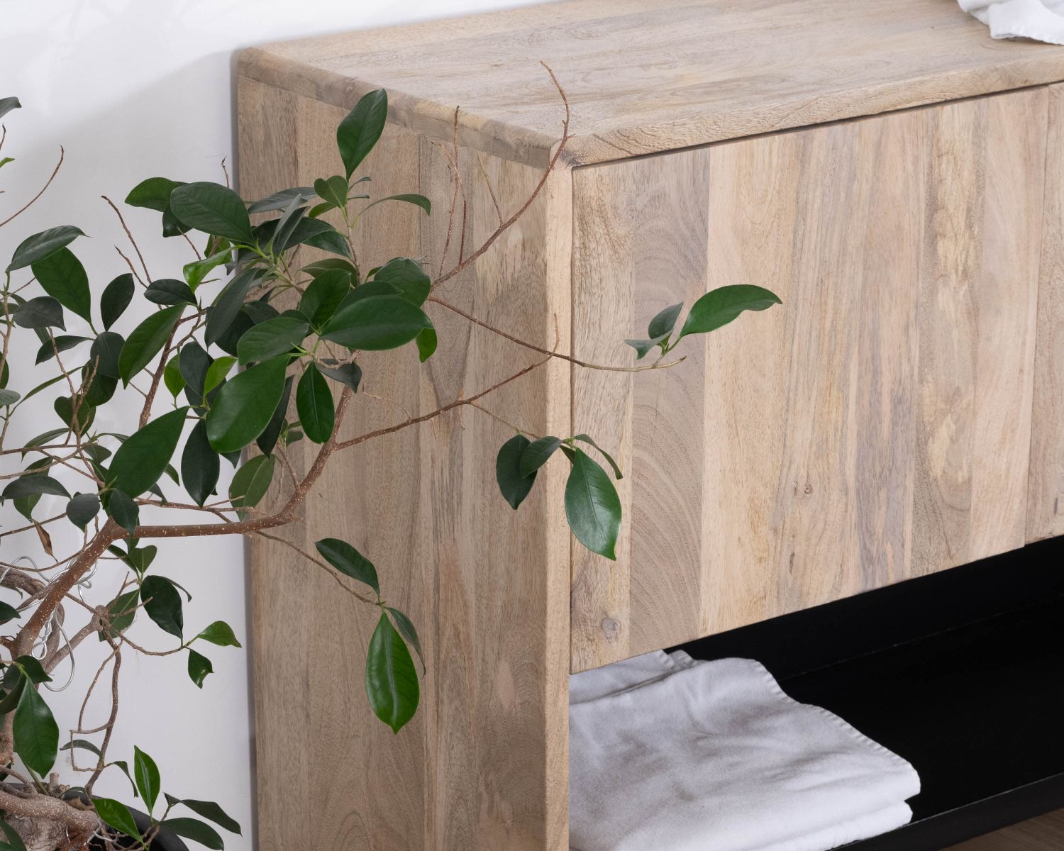 Meuble sous vasque double en bois graphique naturel et noir "Nani" 140 cm