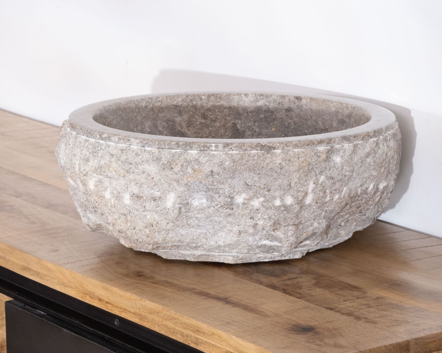 Vasque ronde en marbre gris extérieur brut et texturé "Stone" diamètre  40 cm