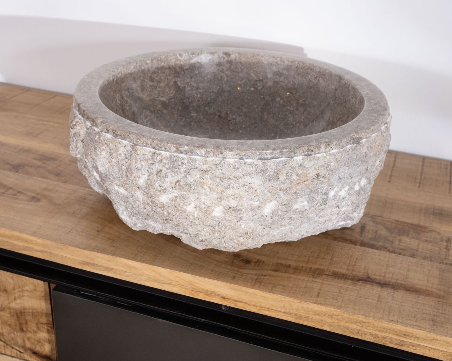 Vasque ronde en marbre gris extérieur brut et texturé "Stone" diamètre  40 cm