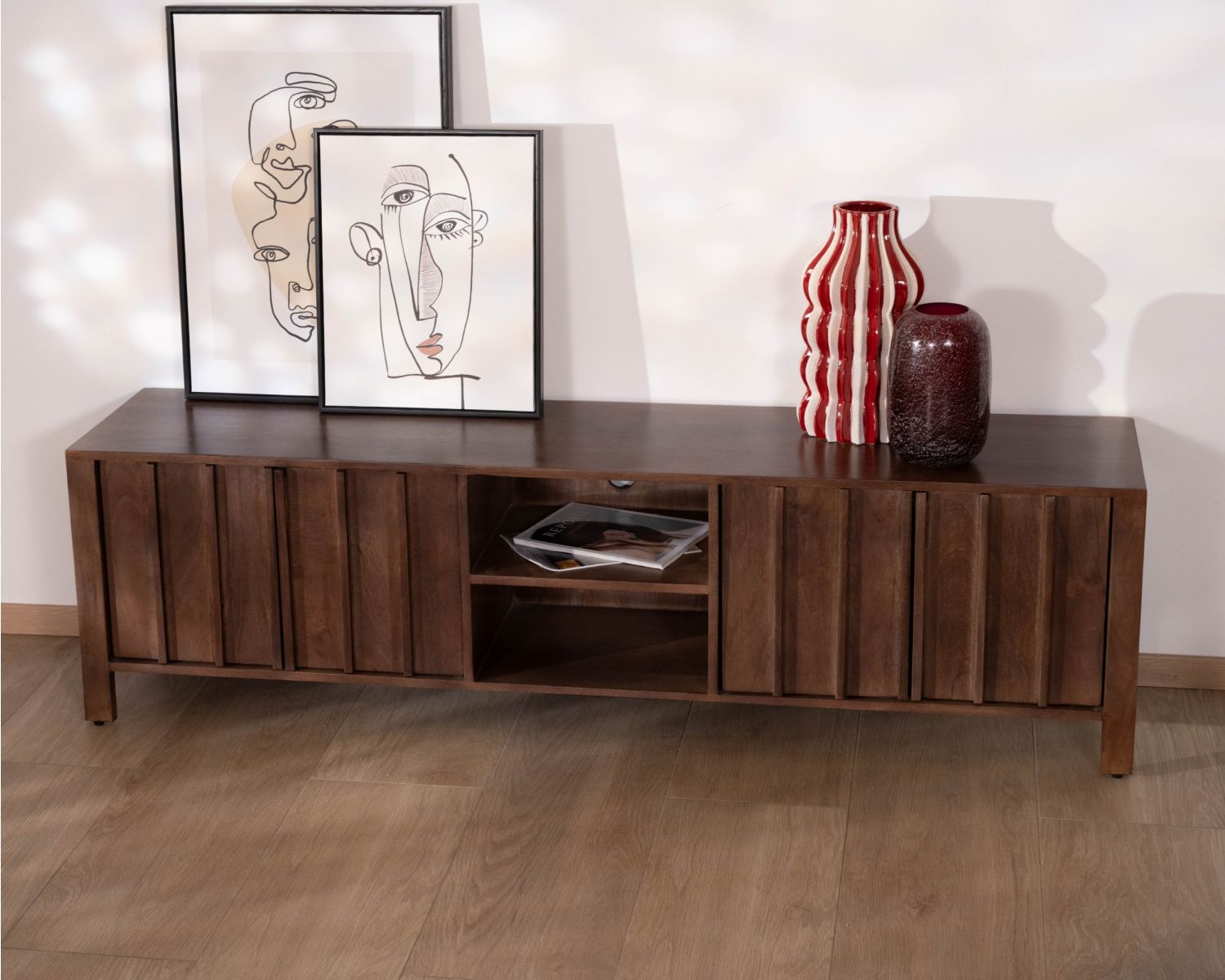 Meuble TV bas esprit zen en manguier massif teinte noyer 180 cm « Sicora »