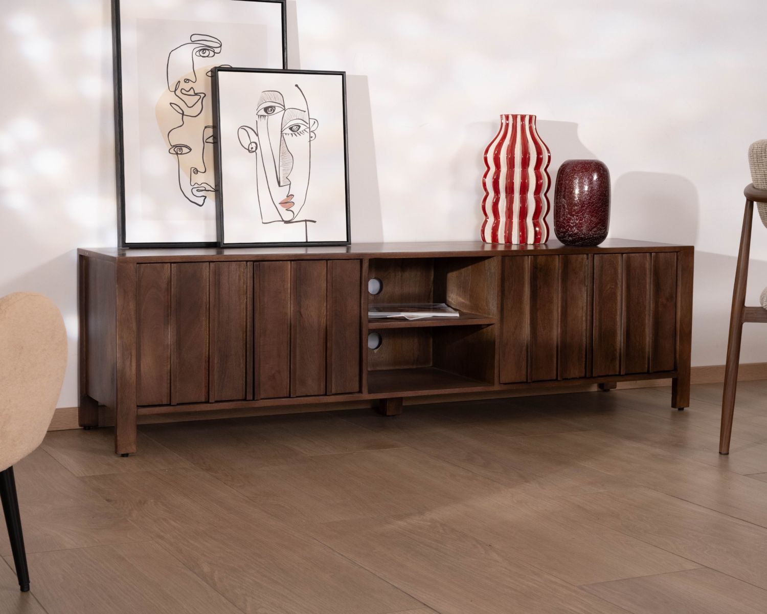 Meuble TV bas esprit zen en manguier massif teinte noyer 180 cm « Sicora »