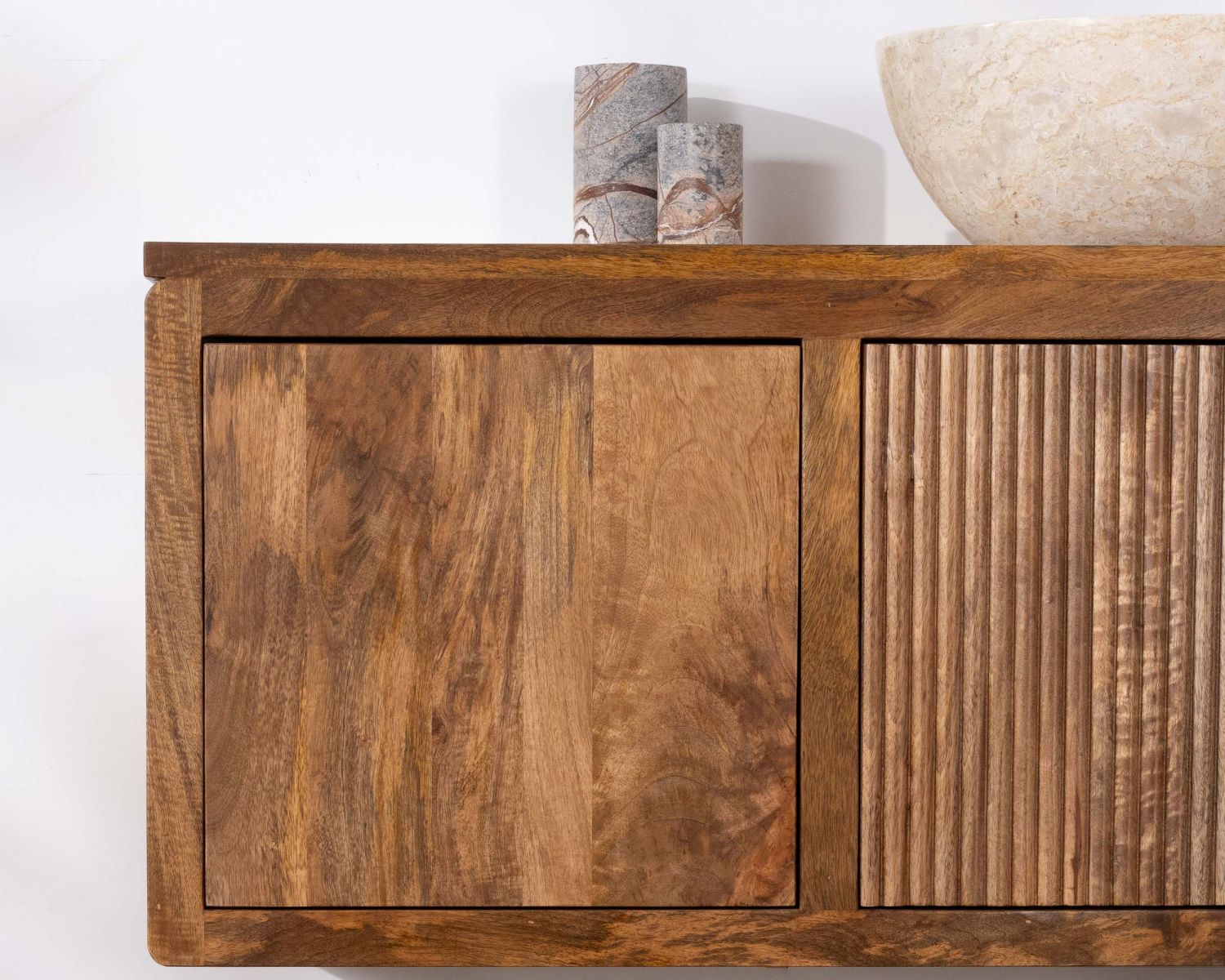 Meuble sous vasque suspendu 140 cm en manguier foncé "Nani" façades bi-texturées