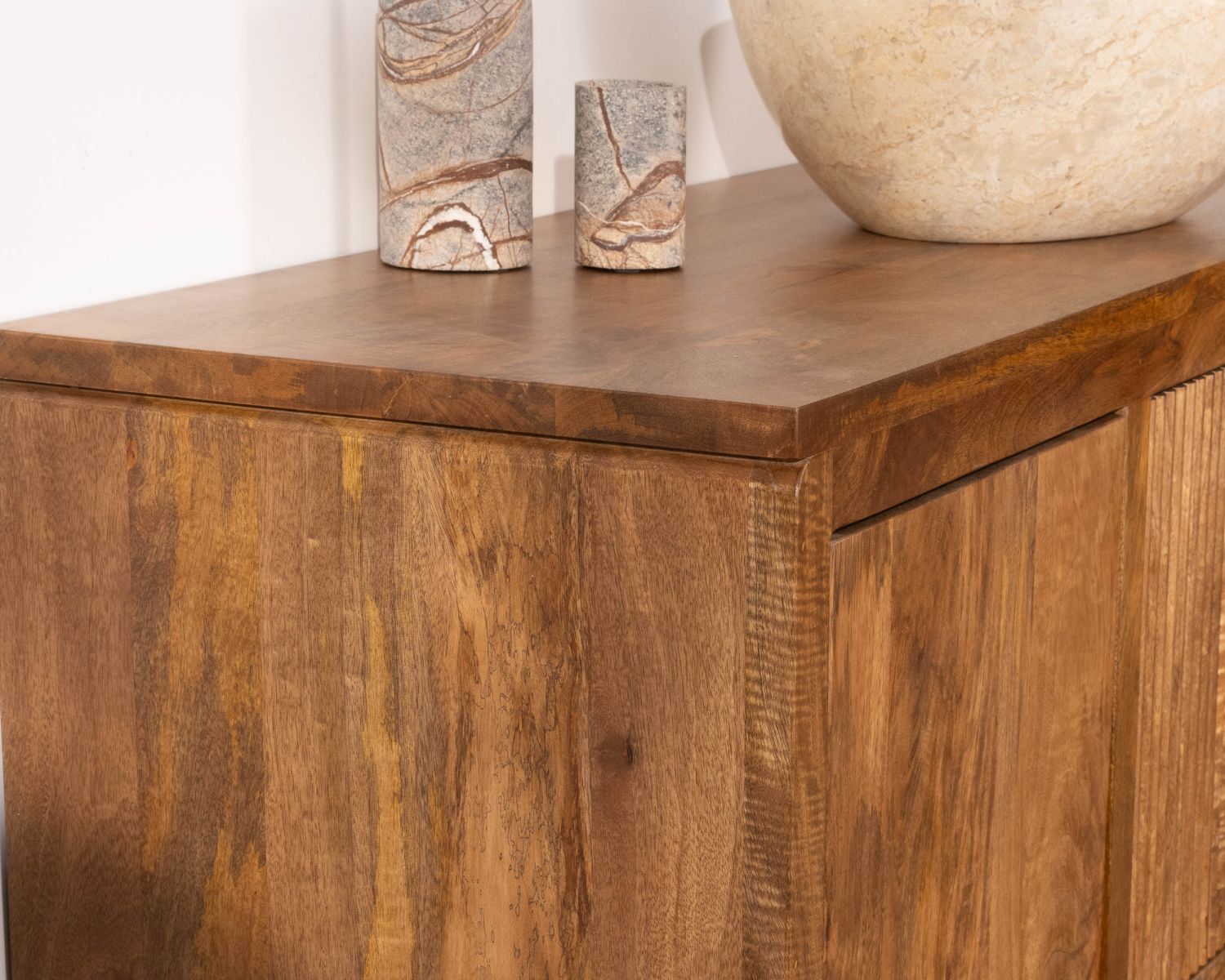 Meuble sous vasque suspendu 140 cm en manguier foncé "Nani" façades bi-texturées