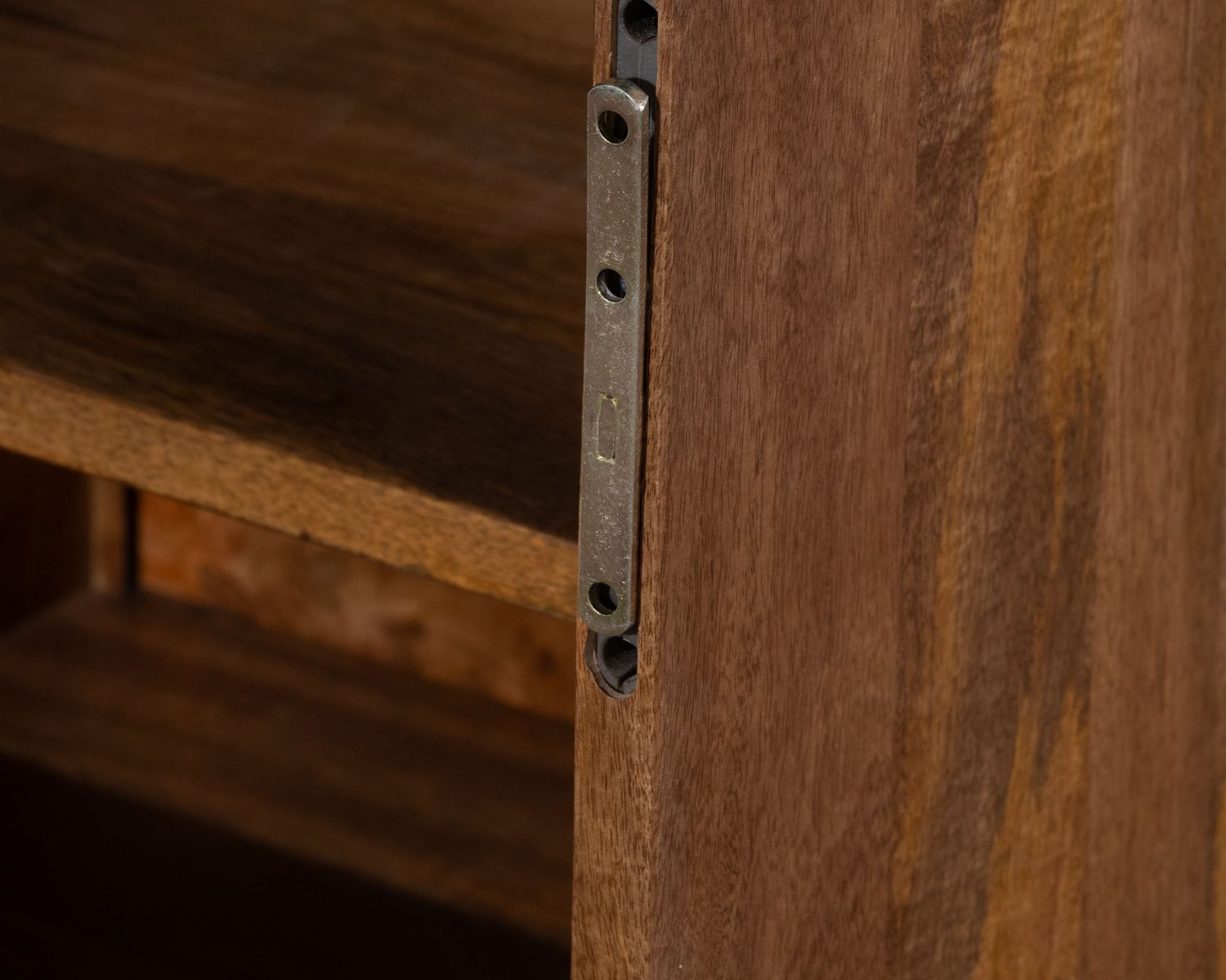 Meuble sous vasque suspendu 140 cm en manguier foncé "Nani" façades bi-texturées