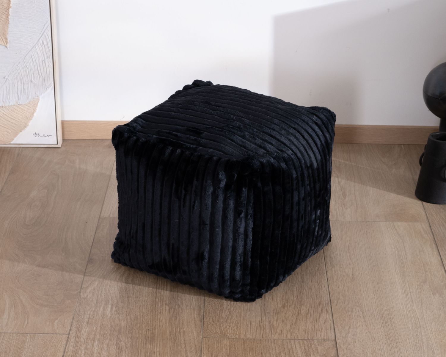 Pouf carré en velours côtelé anthracite "Lizard" esprit cosy chic