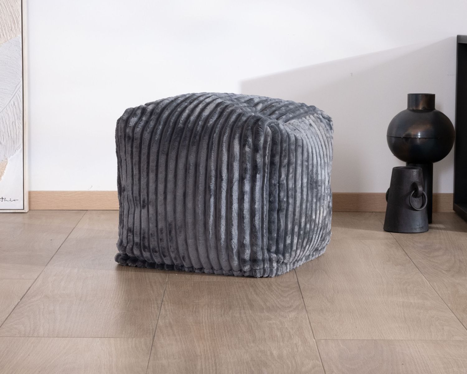 Petit pouf cubique en velours côtelé gris bleuté "Lizard"
