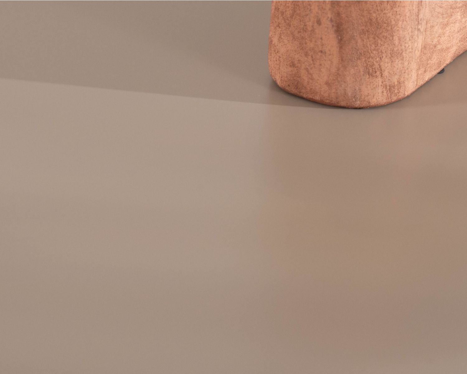 Table de repas ovale 180 cm design moderne et épuré beige "Odyna"