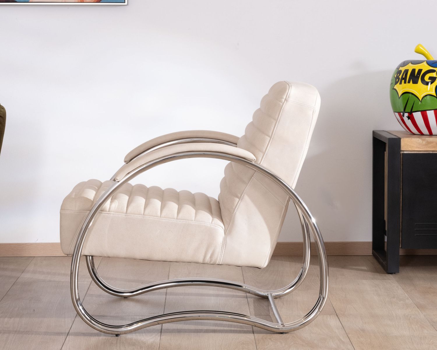 Fauteuil lounge rétro en cuir blanc et acier inoxydable "AstroPop"