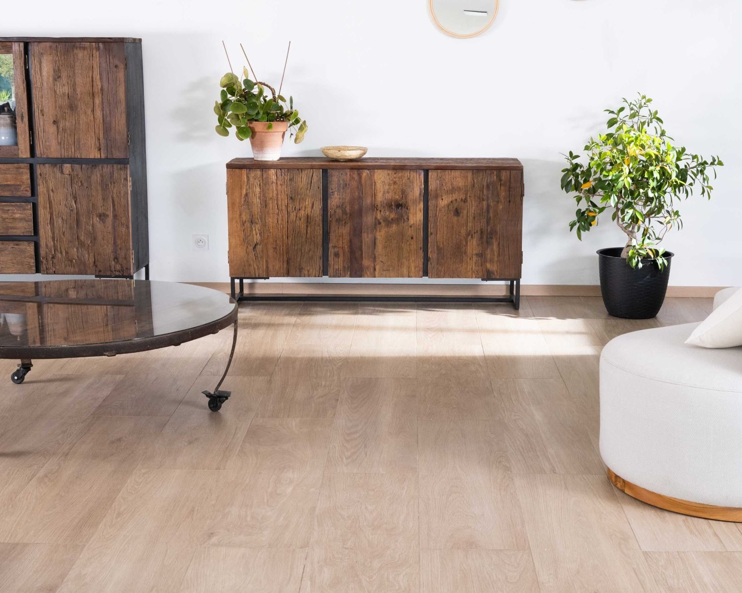 Buffet bas 3 portes acacia massif 150cm "Cachou chic"