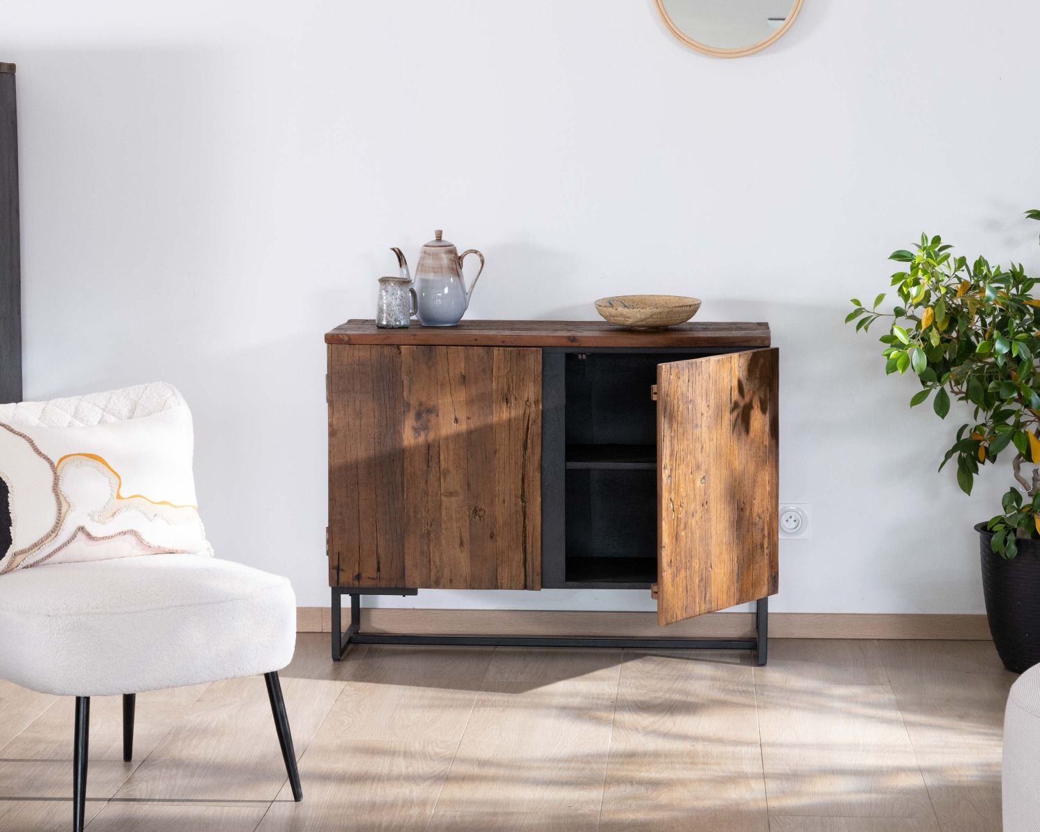 Buffet bas 2 portes style industriel rétro acacia et métal noir "Cachou Chic"
