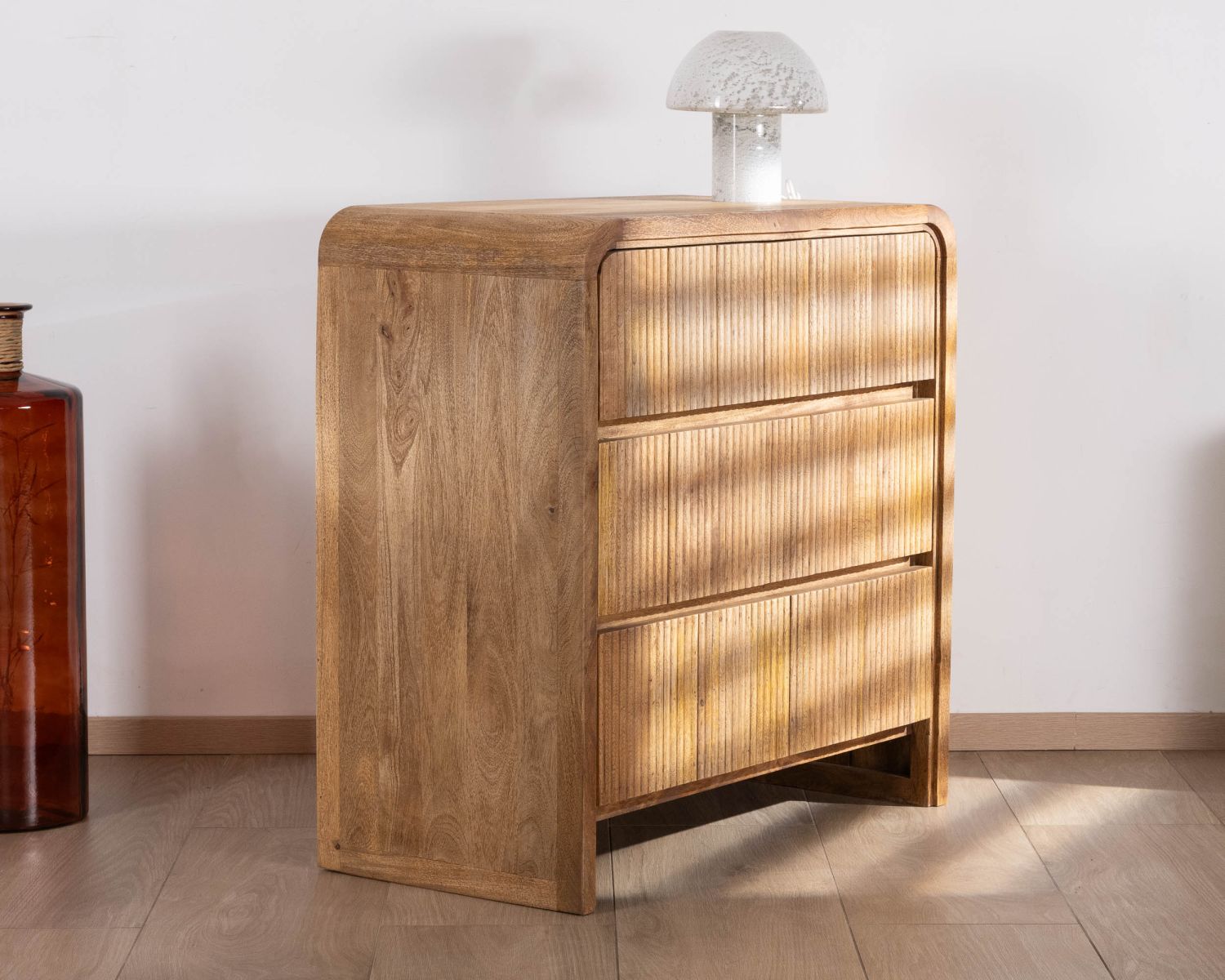 Commode design rétro avec façades cannelées "Céresto" 3 grands tiroirs