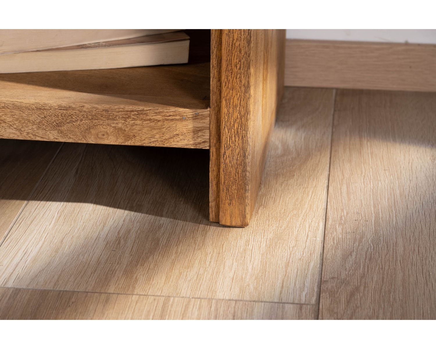 Table de nuit en acacia 1 tiroir facetté "Céresto"