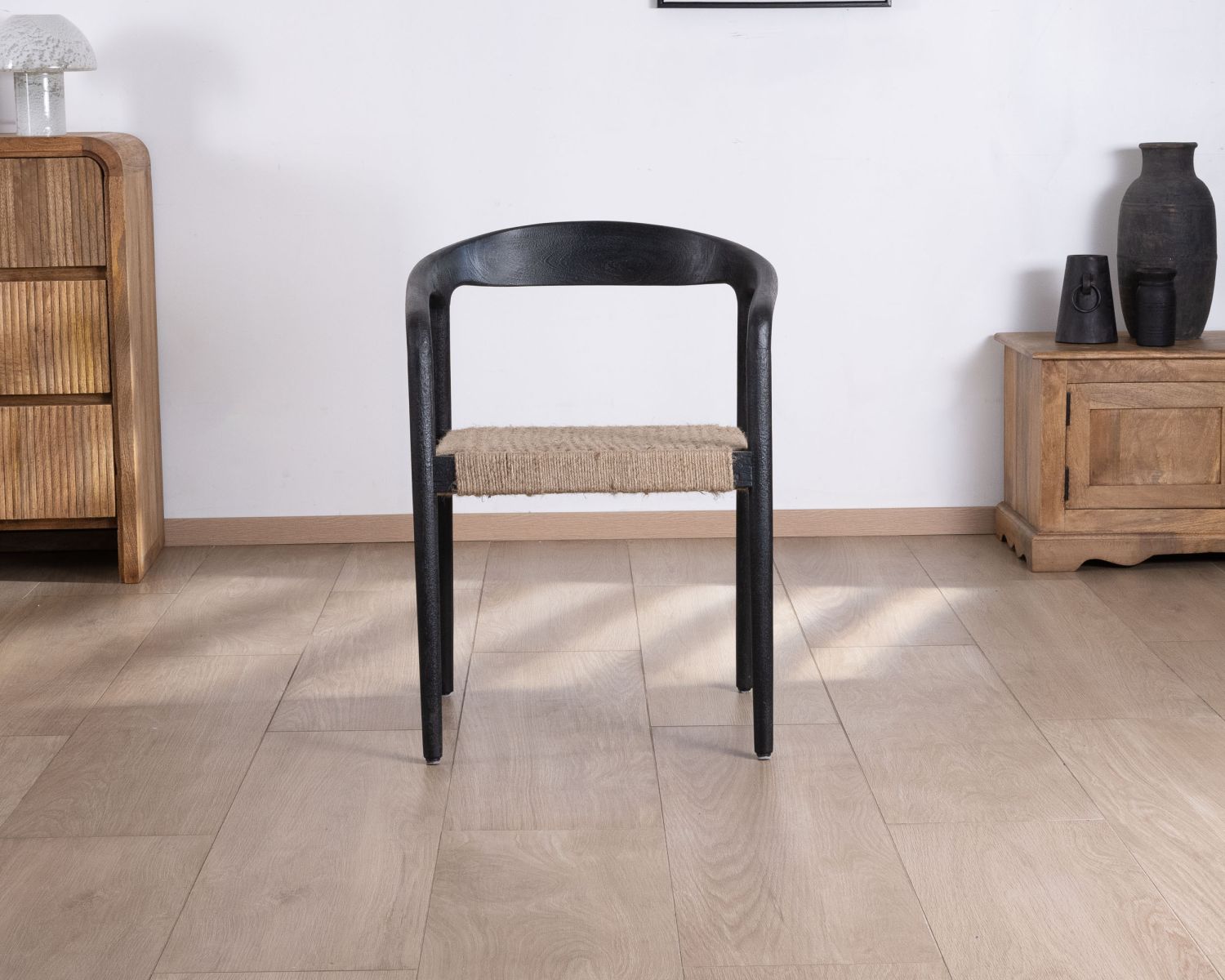 Lot de 2 chaises design en bois noir et assise jute tressée "Vogue"