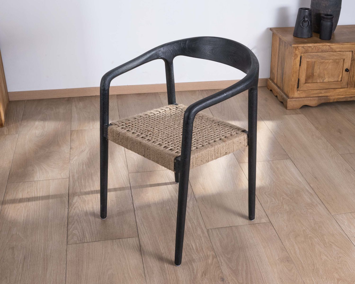 Lot de 2 chaises design en bois noir et assise jute tressée "Vogue"