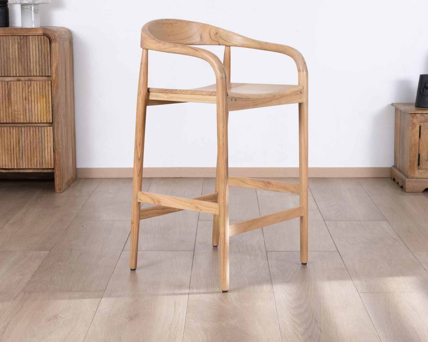 Tabouret de bar en acacia design épuré avec dosseret "Vogue"