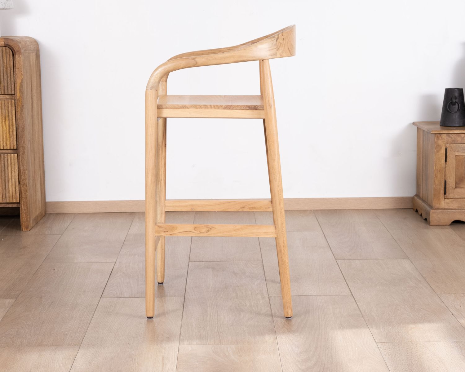 Tabouret de bar en acacia design épuré avec dosseret "Vogue"