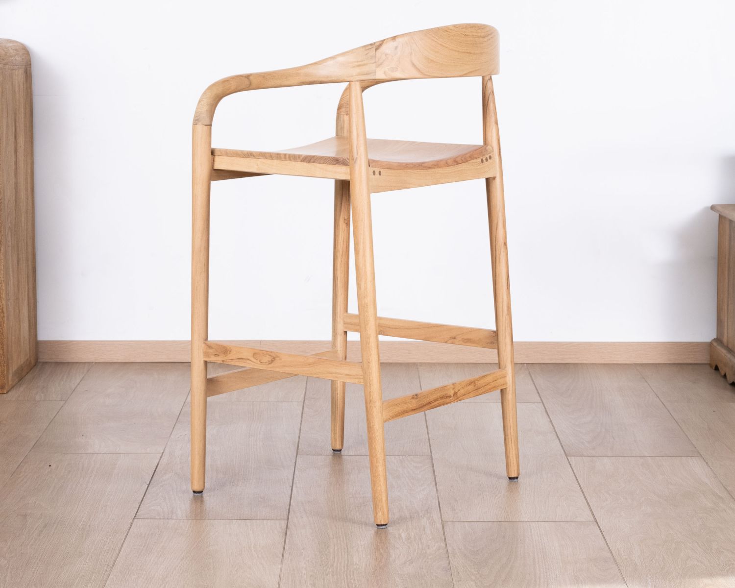Tabouret de bar en acacia design épuré avec dosseret "Vogue"