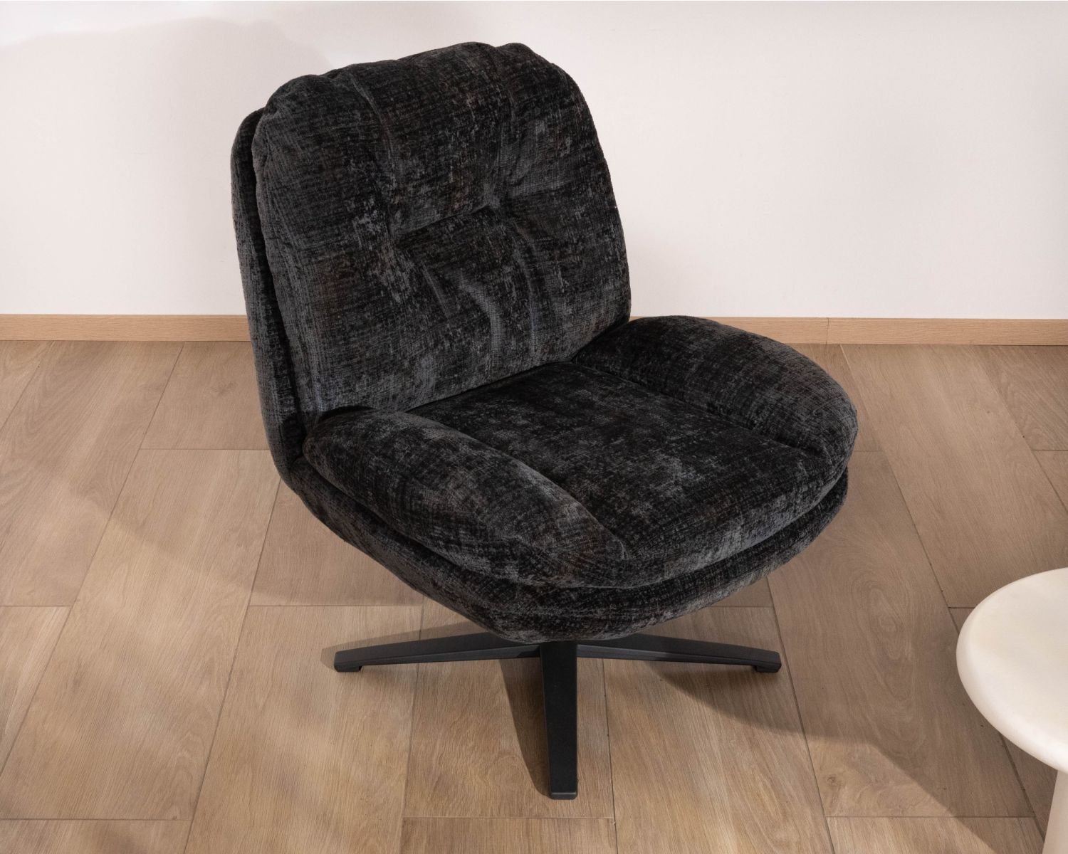 Fauteuil pivotant esprit rétro en tissu bouclettes anthracite “Panama” assise enveloppante