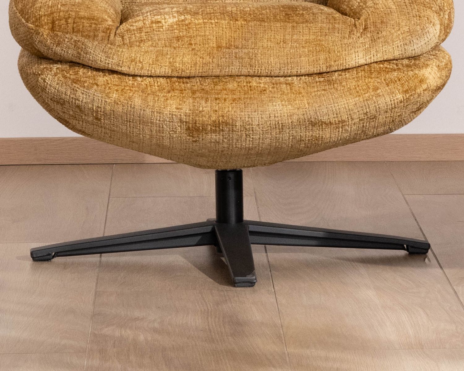Fauteuil lounge style vintage jaune moutarde “Panama” pivotant 360° confort enveloppant