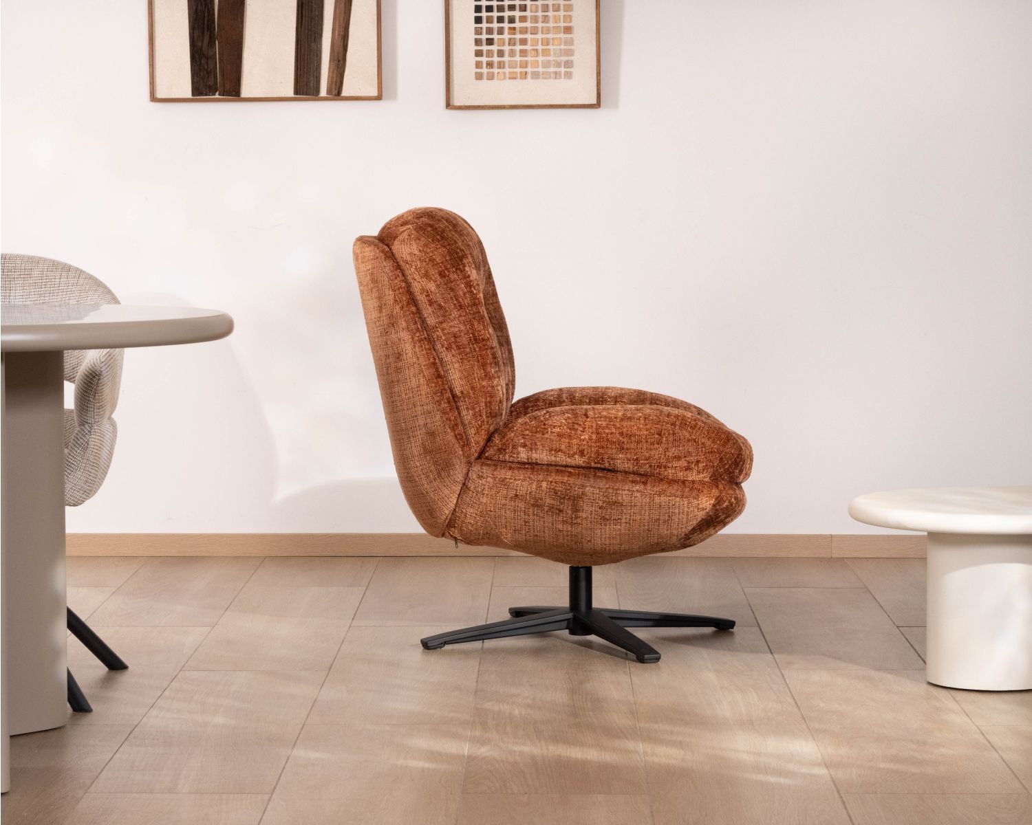 Fauteuil pivotant 360° en tissu bouclettes terracotta “Panama” assise moelleuse et design enveloppant