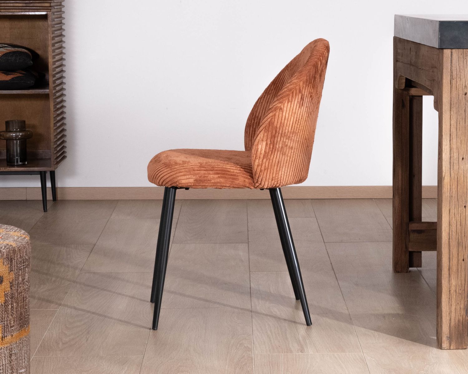 Lot de 4 chaises de repas en velours côtelé rouille "Bellot" style rétro