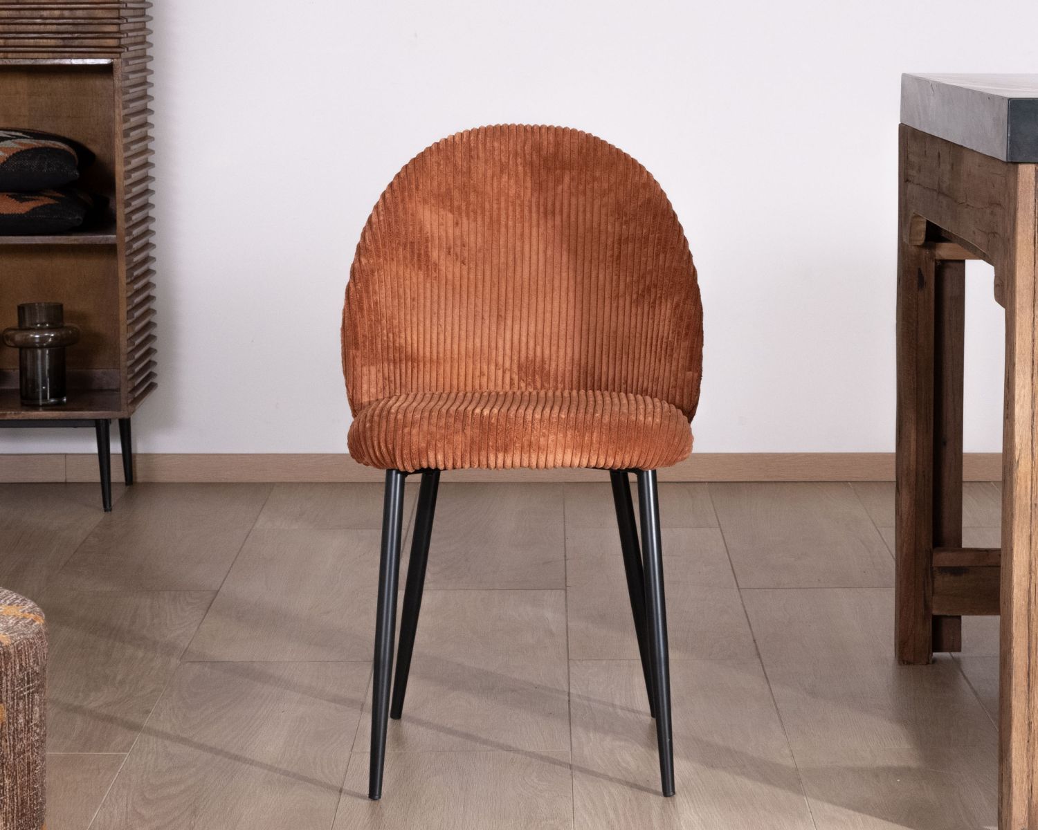 Lot de 4 chaises de repas en velours côtelé rouille "Bellot" style rétro