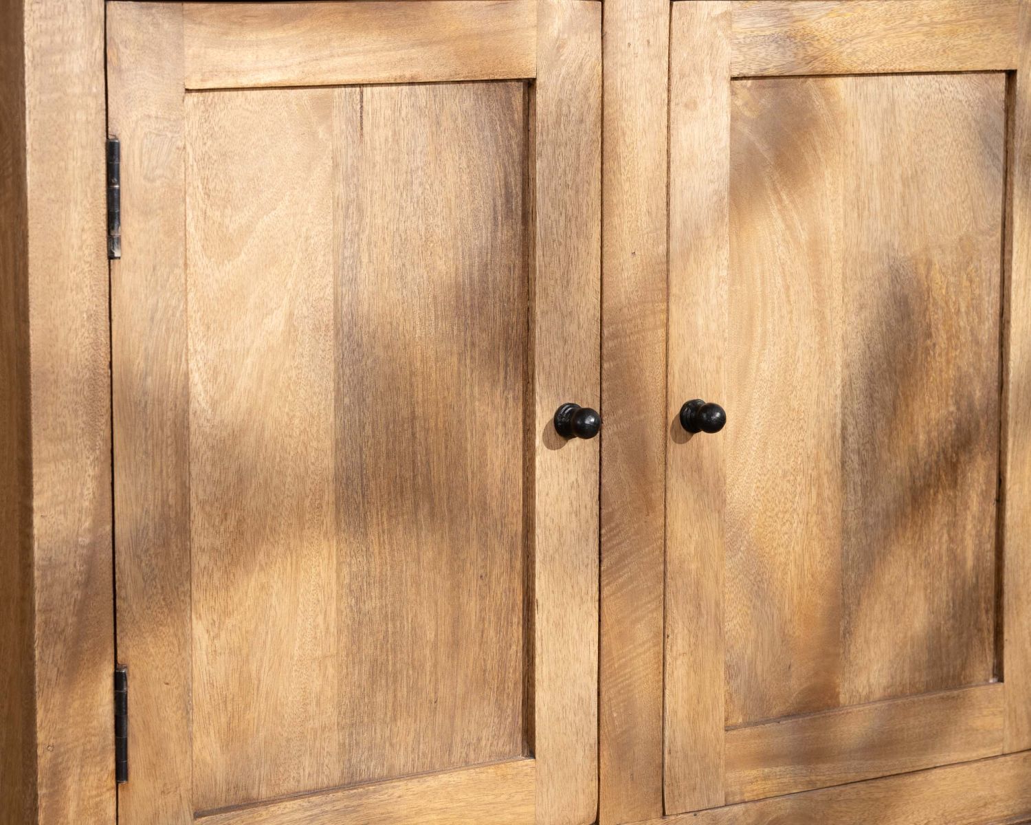 Vaisselier style maison de campagne en manguier avec portes vitrées "Sarah"