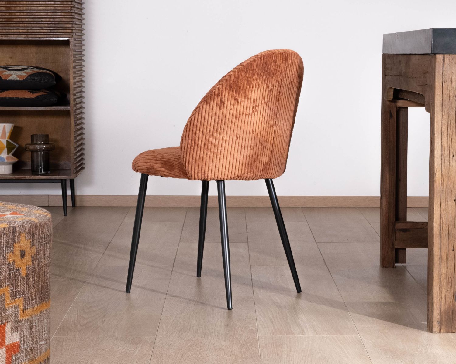 Lot de 4 chaises de repas en velours côtelé rouille "Bellot" style rétro