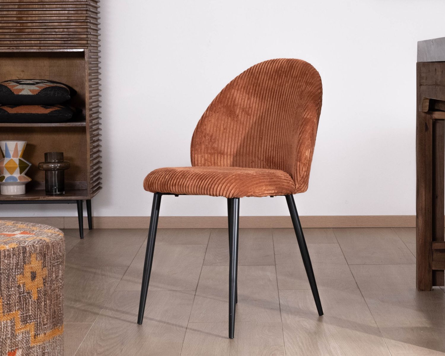 Lot de 4 chaises de repas en velours côtelé rouille "Bellot" style rétro