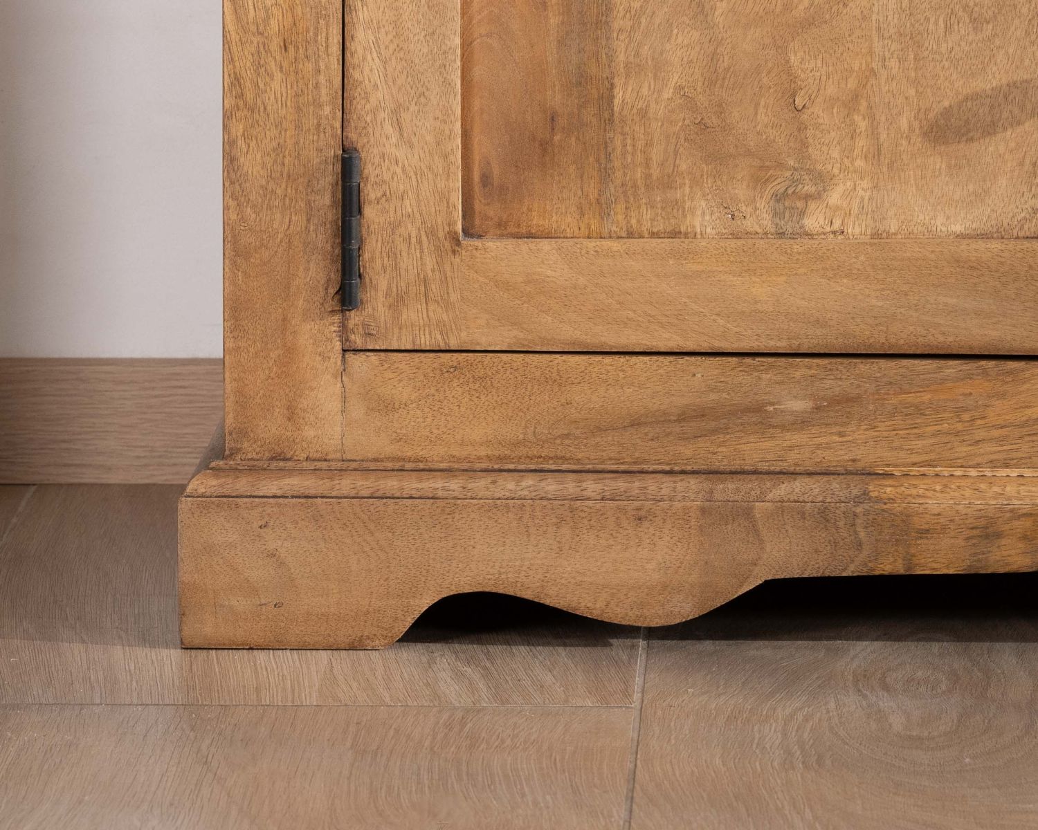 Grand meuble télé 180 cm style campagne chic en manguier "Sarah"