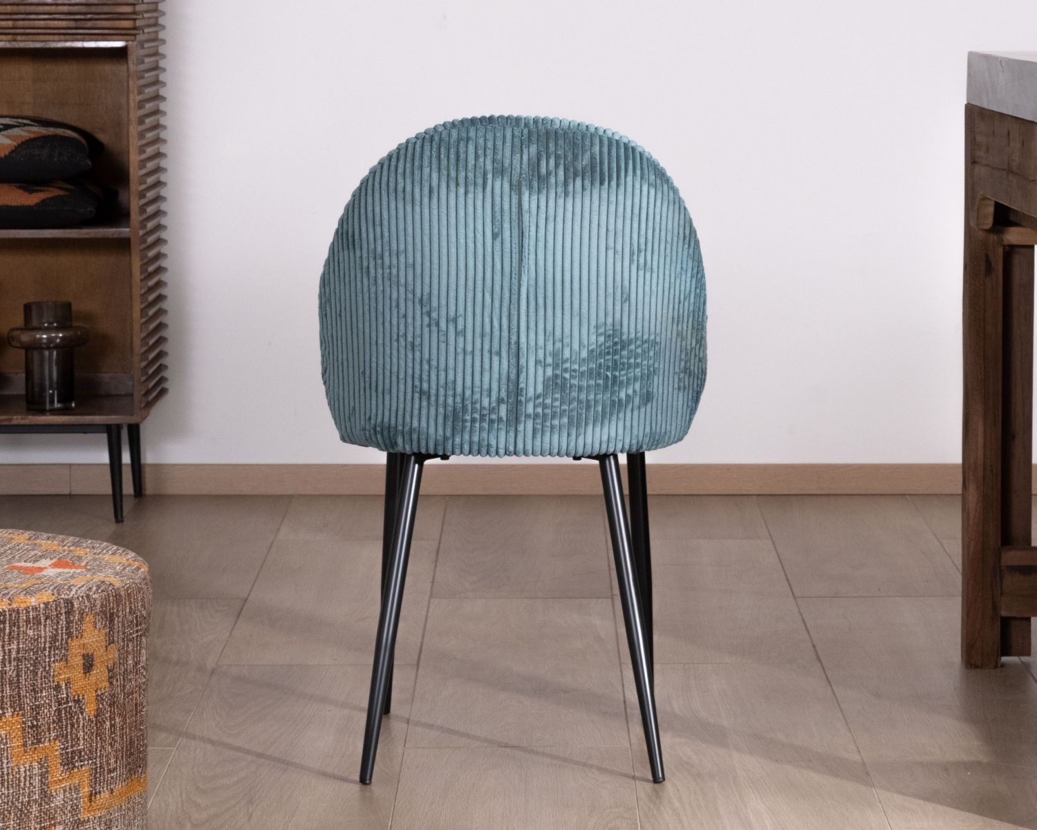 Lot de 4 chaises de repas esprit vintage en velours bleu pétrole et métal noir "Bellot"