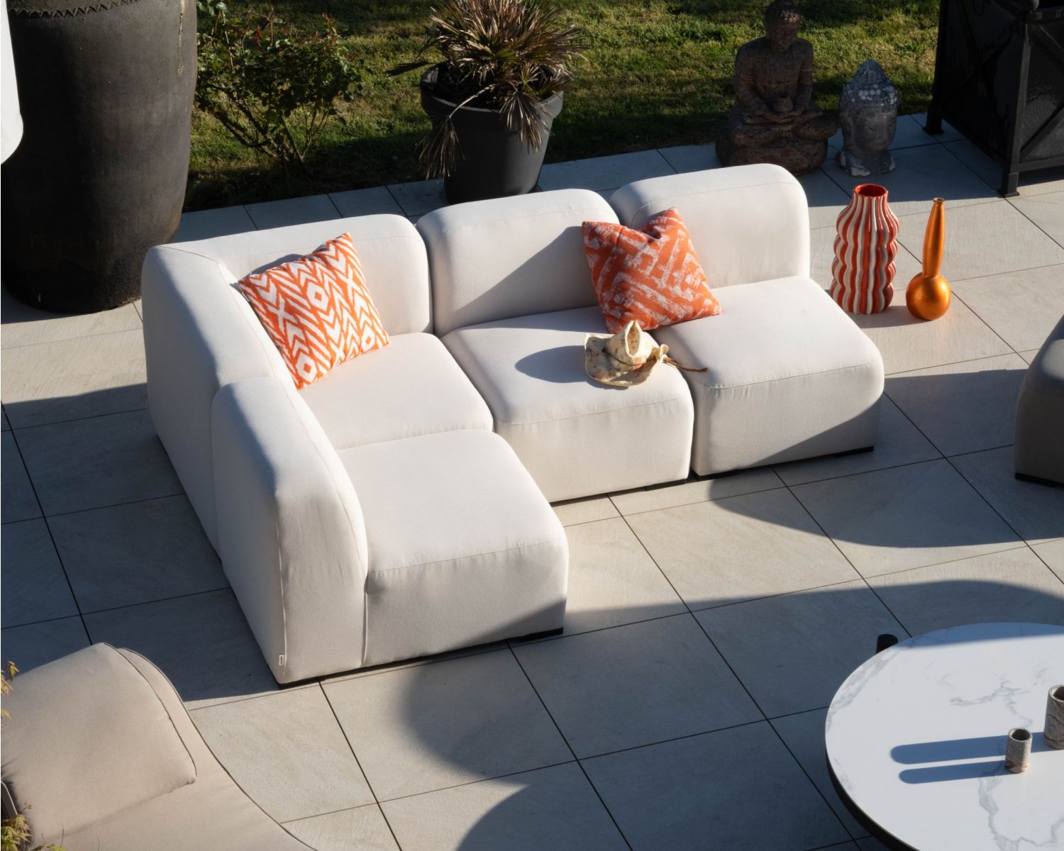 Module d'angle pour canapé d'extérieur modulaire design organique "Miroly Bay" en tissu crème